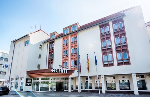 Neustadt an der Weinstrasse House | Explore Comfort in Business Double Room at ACHAT Hotel