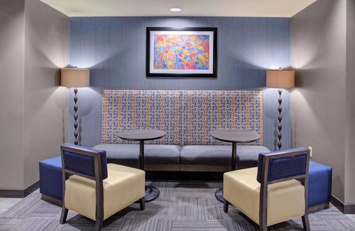 Columbus Hotel | Ideal Hub for Business & Leisure with Free Hot Breakfast