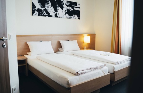 Grosswallstadt Hotel | Ideal Getaway at Business Sporthotel Großwallstadt