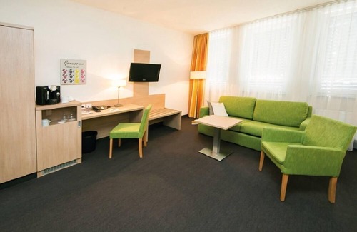 Grosswallstadt Hotel | Ideal Getaway at Business Sporthotel Großwallstadt