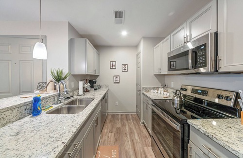 Sherwood Park Apartment | Bright 1 Bedroom Apartment with Pool, Spa, and Free Parking