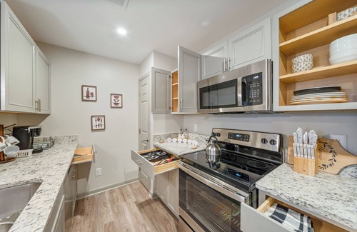 Sherwood Park Apartment | Bright 1 Bedroom Apartment with Pool, Spa, and Free Parking