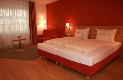Sulgen Hotel | Comfortable Stay at BusinessHotel Schramberg with Breakfast