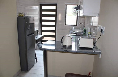 Edenvale Apartment | Cozy Bustani 2 Apartment with Ocean View & Child-Friendly Space