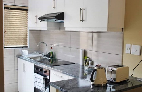 Edenvale Apartment | Cozy Bustani 2 Apartment with Ocean View & Child-Friendly Space