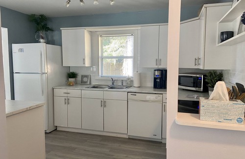 Downtown House | Vibrant Downtown Location Near New Bayfront Park & Beaches