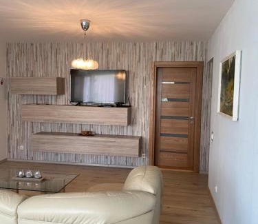 Silute Apartment | Pet-Friendly Butų nuoma Šilutėje with Hot Tub & Breakfast