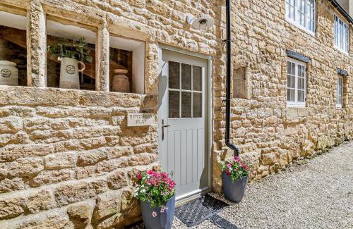 Chipping Campden House | Discover Butchers Flat: Pet-Friendly Getaway with 10/10 Rating