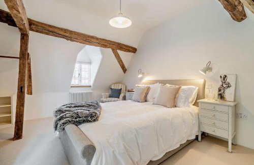 Chipping Campden House | Discover Butchers Flat: Pet-Friendly Getaway with 10/10 Rating