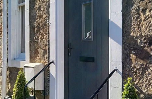 Rothesay Apartment | Cozy Bute House with Spectacular Sea Views & Pet Friendly
