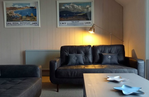 Rothesay Apartment | Cozy Bute House with Spectacular Sea Views & Pet Friendly