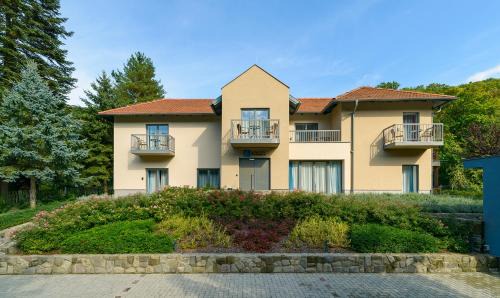 Szentendrei Hotel | Charming Butikhotel Visegrád: Guest Rated 9.4/10, Hot Tub