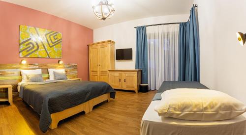 Szentendrei Hotel | Charming Butikhotel Visegrád: Guest Rated 9.4/10, Hot Tub