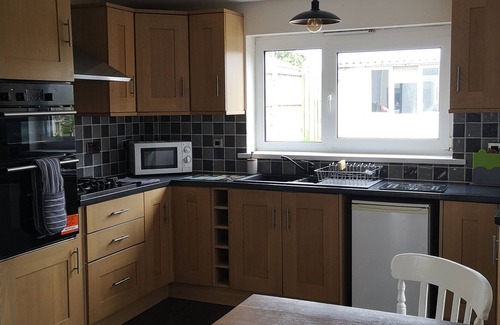 Pembroke Dock House | Butland House: 3 Bedroom Retreat with Family Amenities