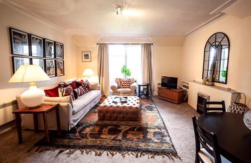 Kilcreggan Apartment | Elegant Butler's Apartment in Helensburgh with Breakfast