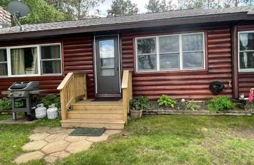 Hayward House | Cozy Butler's Bay Cottage with Hot Tub & Eco-Friendly Options