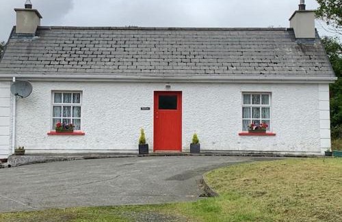 Lecemy House | Discover Butler's Cottage: Family-Friendly Retreat in Letterkenny
