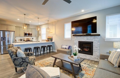 Ocean Shores House | Pet-Friendly Butter Clam Cottage at Oyhut Bay Village