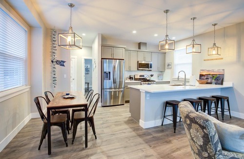 Ocean Shores House | Pet-Friendly Butter Clam Cottage at Oyhut Bay Village
