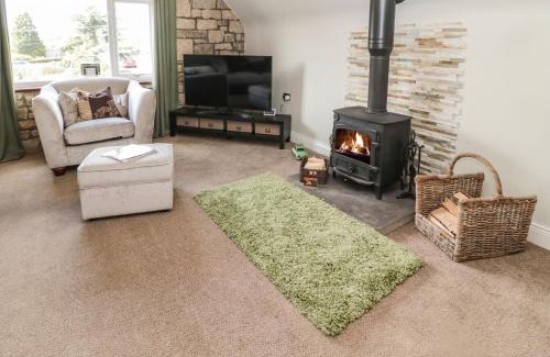 Otterburn Apartment | Butterchurn Apartment: Family-Friendly 4-Star Retreat