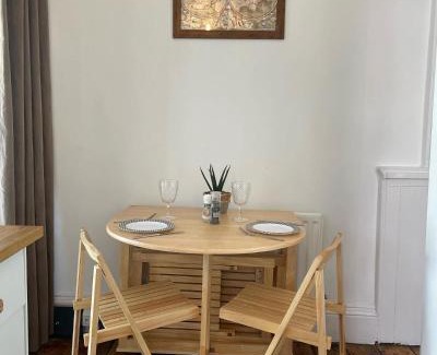 Newcastle House | Buttercup Cottage: Guest Rated 9.8, Perfect for Families