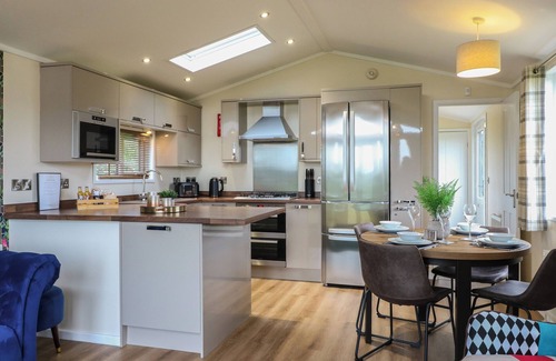 Swadlincote Cottage | Buttercup