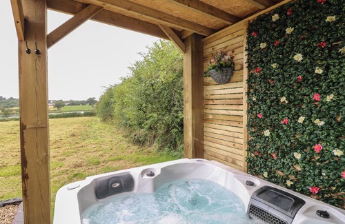 Swadlincote Cottage | Buttercup