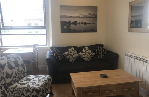 Inverness City Centre Apartment | Central Homely Apartment with Parking and Spa Amenities