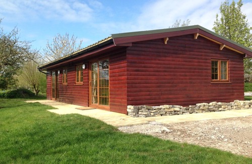 East Huntspill Cabin | Butterfly Lodge: Ideal Retreat for Couples and Families
