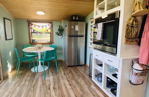 Jasper Cabin | Pet-Friendly Butterfly Ridge Cabin with Canyon Scenic Views