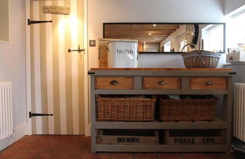 Foxley House | Pet-Friendly Retreat at Button Cottage Norfolk, Rated 8/10