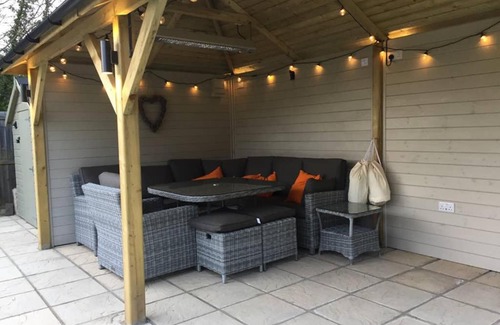 Foxley House | Pet-Friendly Retreat at Button Cottage Norfolk, Rated 8/10