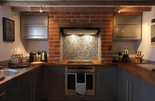 Foxley House | Pet-Friendly Retreat at Button Cottage Norfolk, Rated 8/10