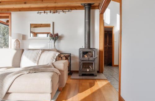 Bungaree House | Beachfront Escape at Buttons By The Beach on King Island