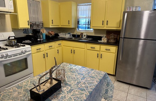 Treasure Cay Cottage | Buttonwood cottage Waterfront 2/1Home,peaceful
