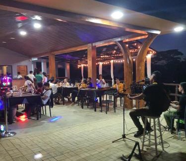 Agpudlos Hotel | Buxton Gan Resort Hotel