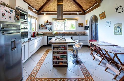 Humaita Villa | Elegant Mansion in Búzios with Pool and Spa Amenities