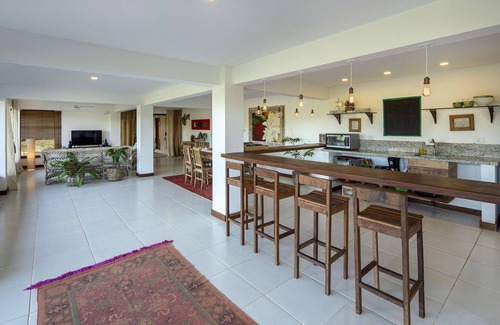 Ferradurinha Villa | Seaside Sanctuary: House with Pool in Geribá