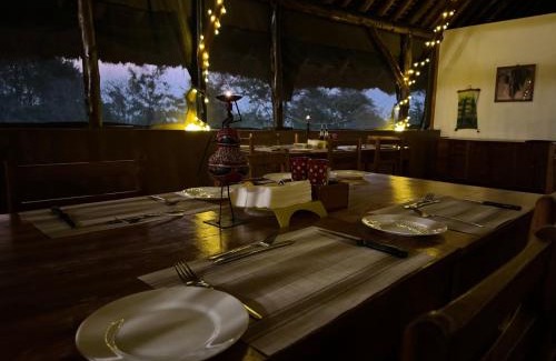 Pakwach Cabin | Enjoy Nature at Bwana Tembo Safari Camp with Pool & Breakfast