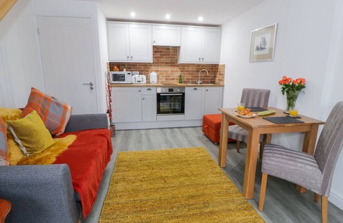 Llangefni Apartment | Relax at Bwlch Y Gwynt Bach with Breakfast & Kitchen Access