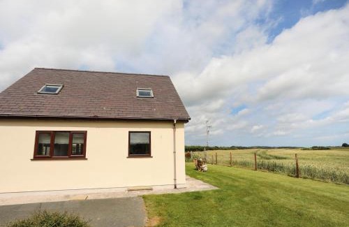 Llanddona House | Inviting Bwthyn Cae Haidd: 4-Star Family-Friendly Retreat