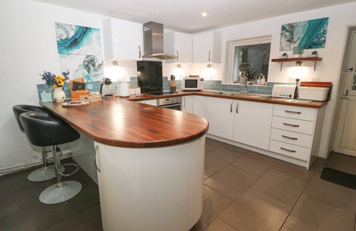 Caerdeon Cottage | Discover BWTHYN CAERDEON: Romantic Oceanfront Cottage