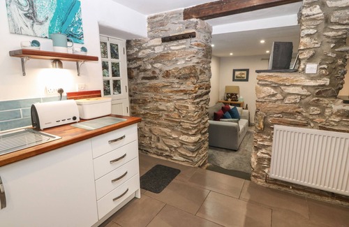 Caerdeon Cottage | Discover BWTHYN CAERDEON: Romantic Oceanfront Cottage