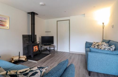 Dinas Mawddwy House | Family-Friendly Retreat at Bwthyn Camlan Awaits You