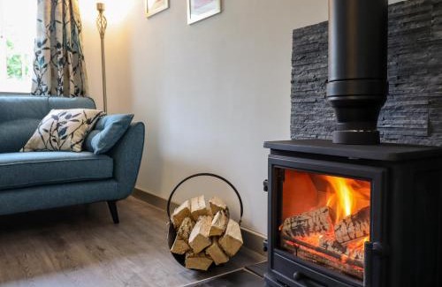 Dinas Mawddwy House | Family-Friendly Retreat at Bwthyn Camlan Awaits You