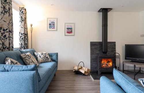 Dinas Mawddwy House | Family-Friendly Retreat at Bwthyn Camlan Awaits You