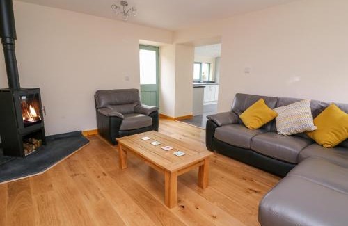 Crymych House | Experience Bwthyn Eisteddfa Fach: 4-Star Pet-Friendly Escape