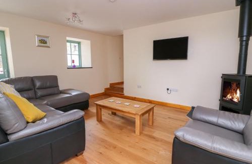 Crymych House | Experience Bwthyn Eisteddfa Fach: 4-Star Pet-Friendly Escape