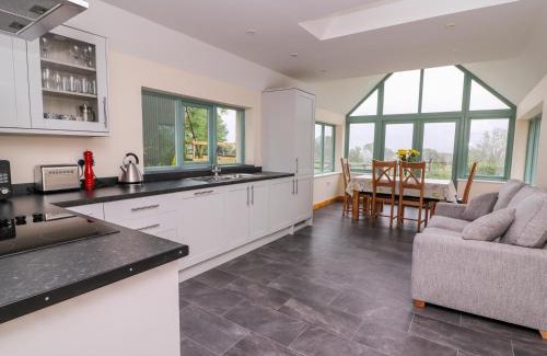 Crymych House | Experience Bwthyn Eisteddfa Fach: 4-Star Pet-Friendly Escape
