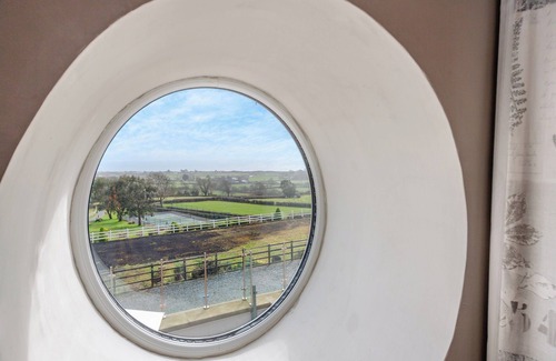 Rhyd-y-clafdy Cottage | Cozy 1 Bedroom Retreat with Ocean Views in Pwllheli